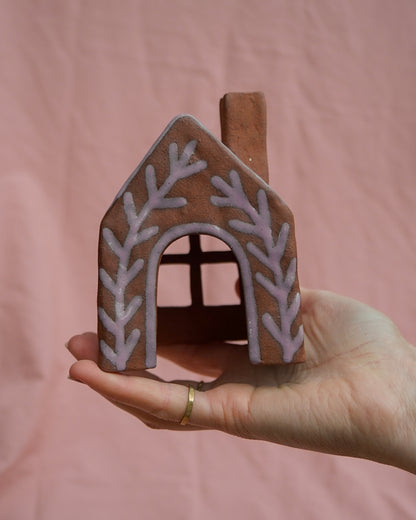 Terracotta Gingerbread House Candle Cover (1)