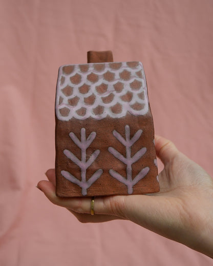 Terracotta Gingerbread House Candle Cover (1)