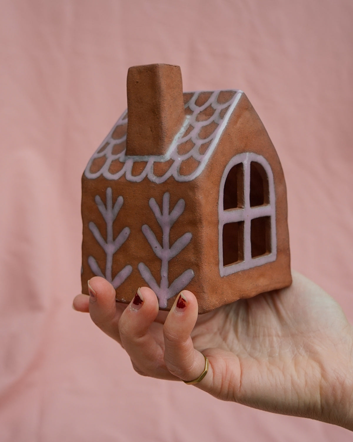 Terracotta Gingerbread House Candle Cover (1)