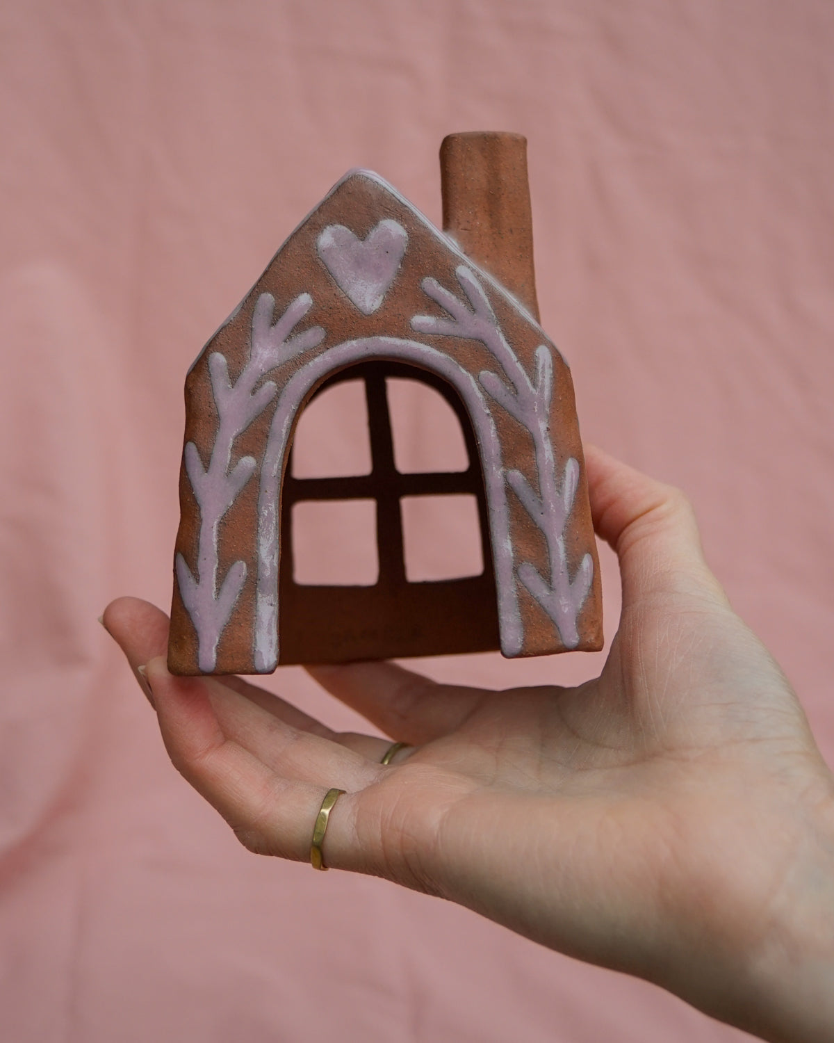 Terracotta Gingerbread House Candle Cover (2)