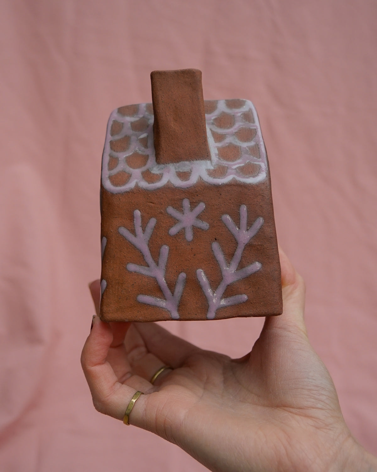 Terracotta Gingerbread House Candle Cover (2)