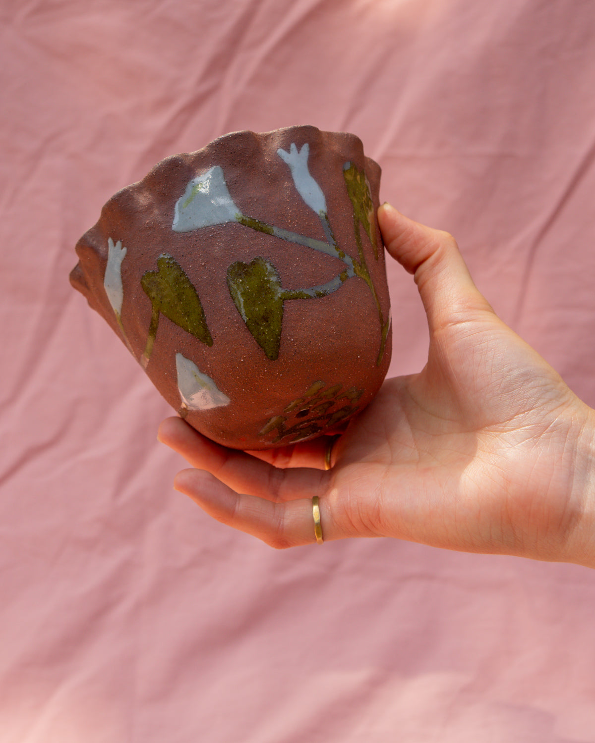 Small Rounded Frilly Bindweed Plant Pot