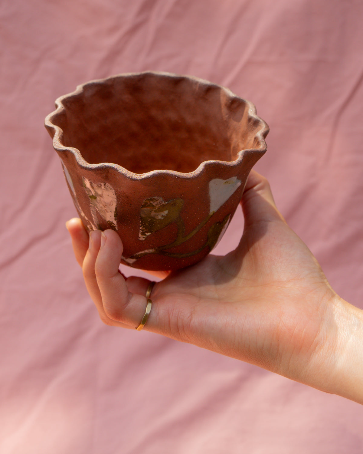 Small Rounded Frilly Bindweed Plant Pot