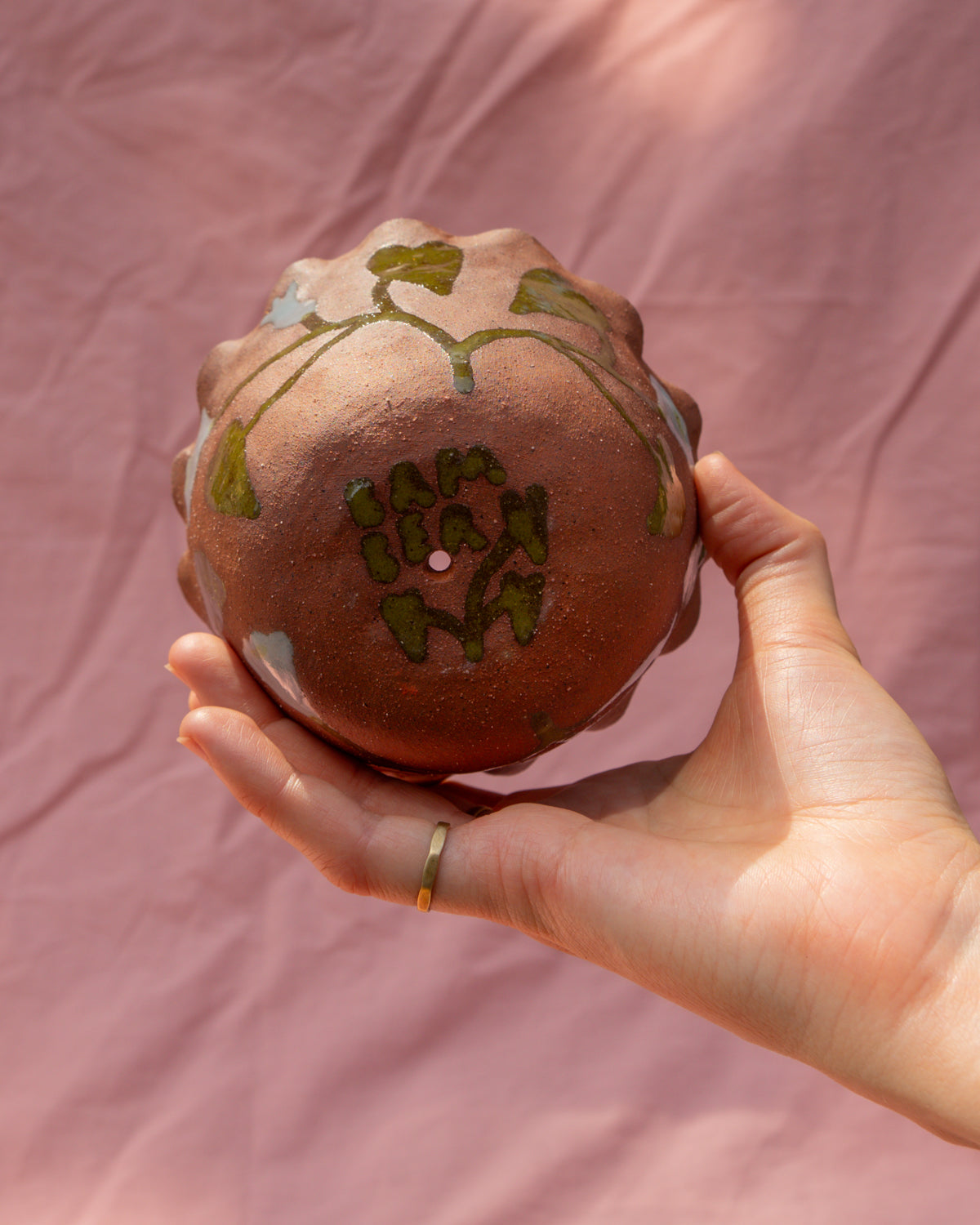 Small Rounded Frilly Bindweed Plant Pot