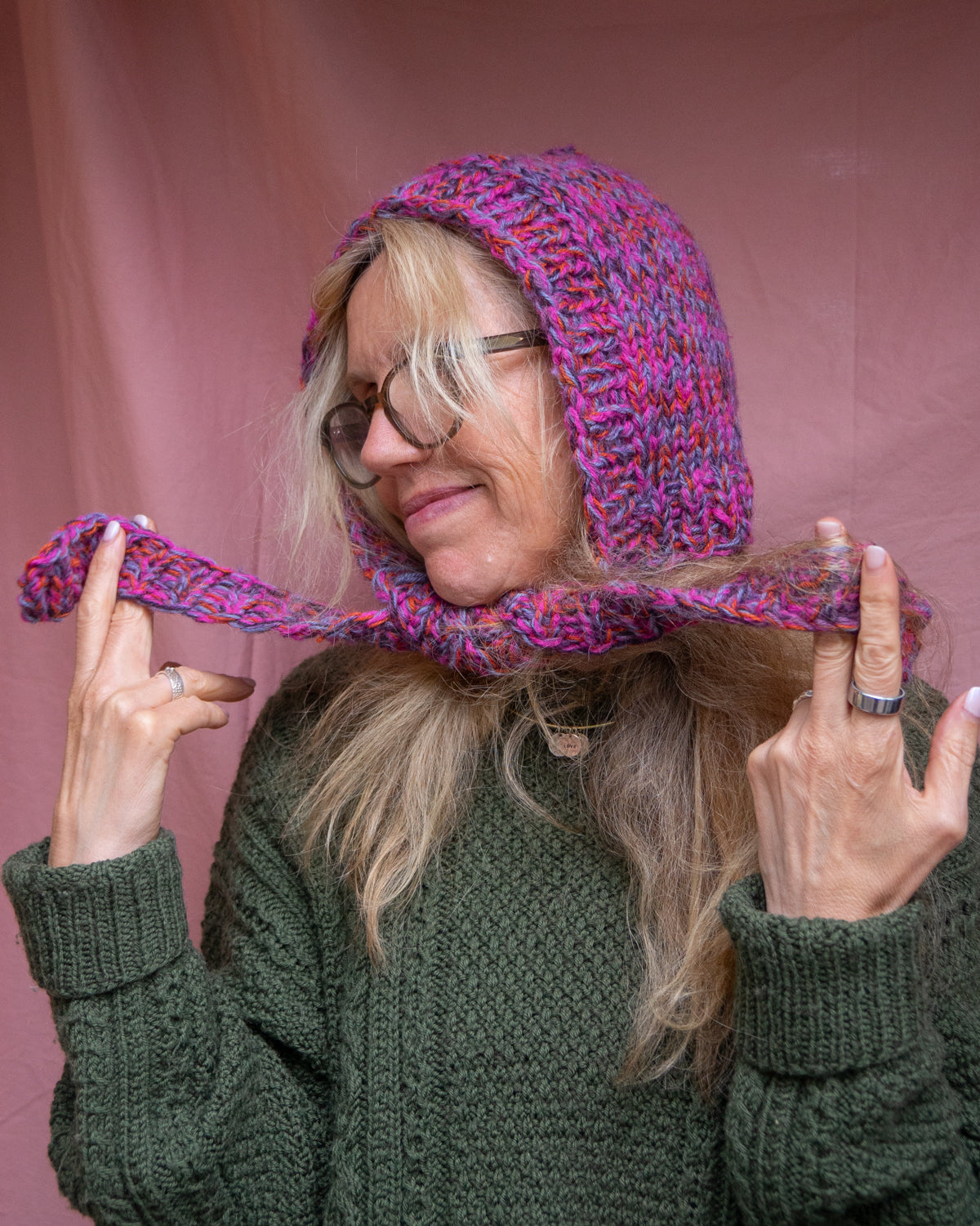 Pansy bonnet
