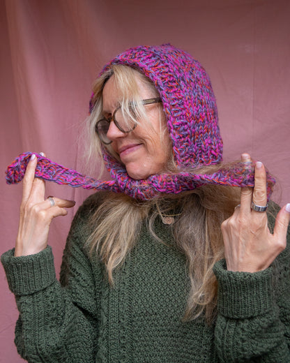 Pansy bonnet
